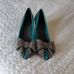 NA-KD fashion heels with a beaded bow detail. Size 6